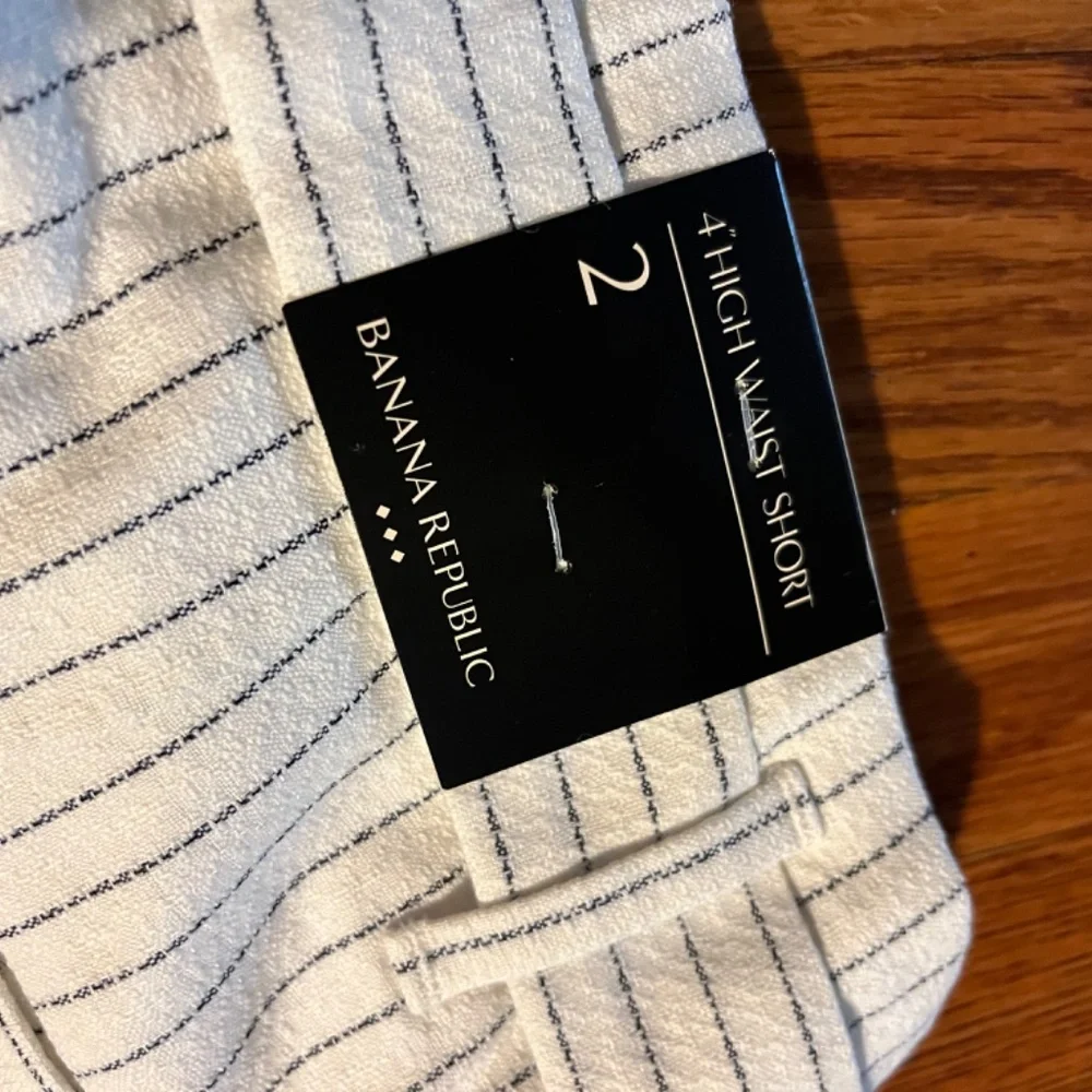 Shorts - Picture 4 of 5